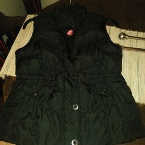 Black puffy vest